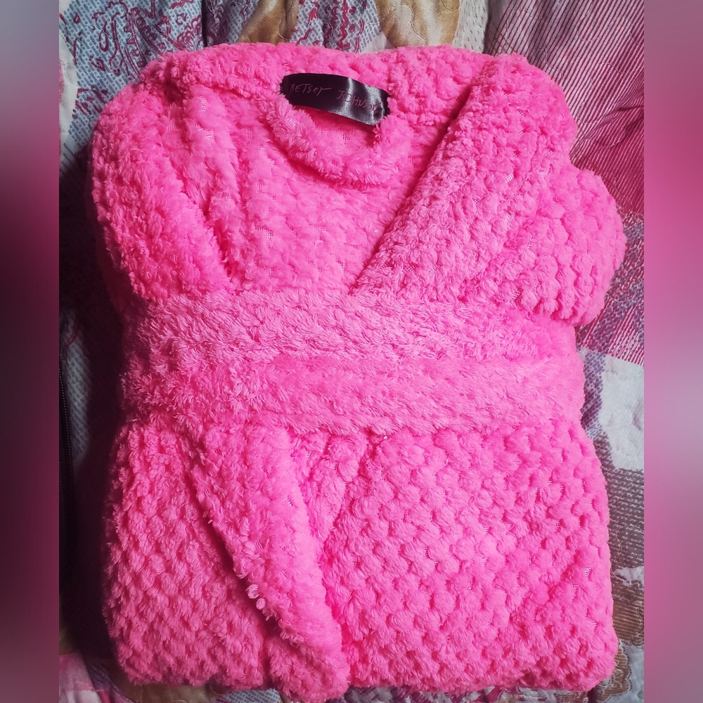 Betsey Johnson Robe